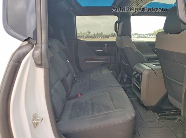 1GKB0RDC4RU110531 2024 GMC HUMMER White Engine compartment view