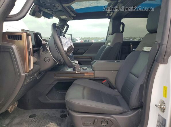 1GKB0RDC4RU110531 2024 GMC HUMMER White Dashboard view