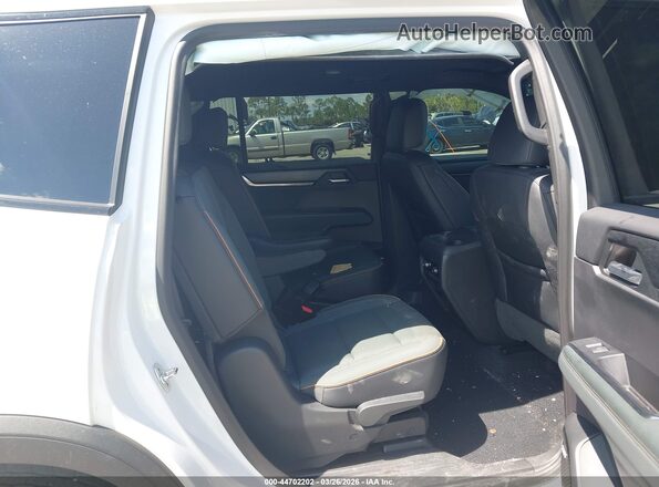 1GKENPKS2RJ176137 2024 GMC ACADIA White Widok naklejki z numerem VIN