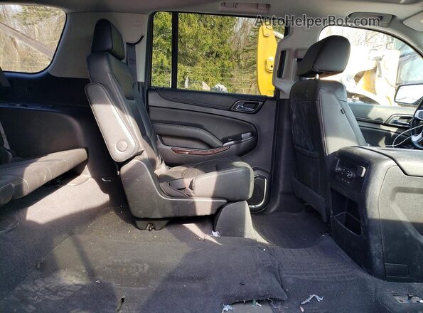 1GKS2GKC7LR178818 2020 GMC YUKON Black Rear interior view