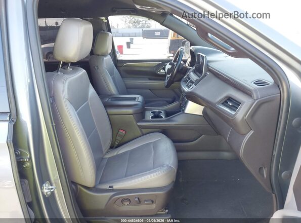 1GNSCMKD7MR199094 2021 CHEVROLET TAHOE Gray Вид салону спереду