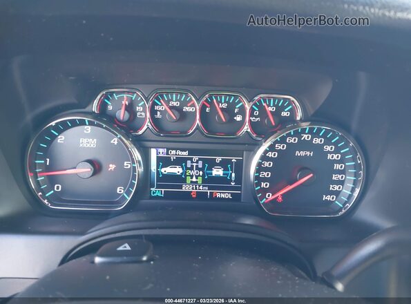 1GNSKBKCXJR180727 2018 CHEVROLET TAHOE Серебряный Вид задних сидений