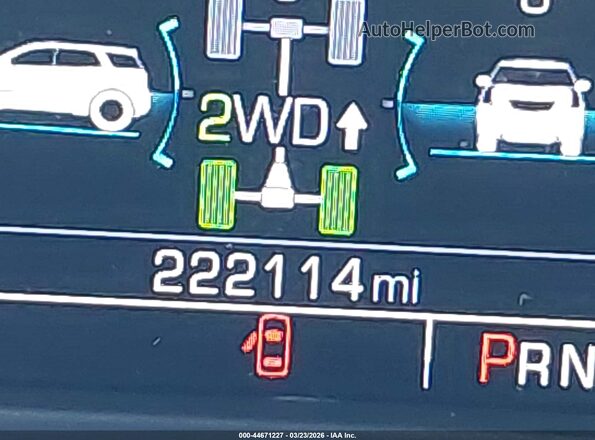 1GNSKBKCXJR180727 2018 CHEVROLET TAHOE Серебряный 