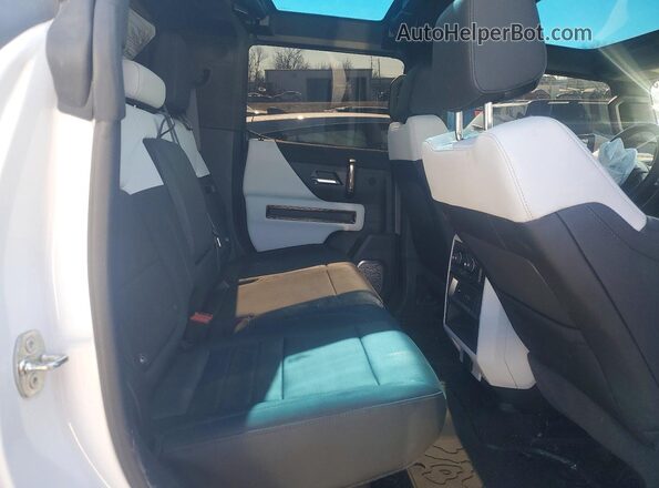 1GT40FDA4NU100853 2022 GMC HUMMER White უკანა სავარძლების ხედი