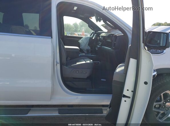 1GTUUDED4TZ199188 2026 GMC SIERRA White Вид салону спереду