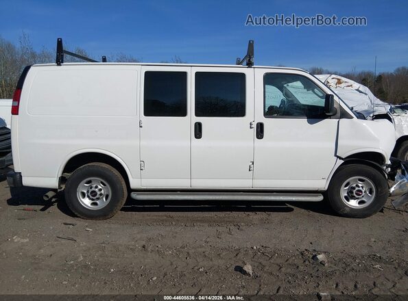 1GTW7AF75N1241733 2022 GMC SAVANA 2500 White უკანა სალონის ხედი