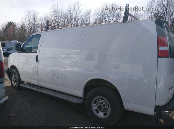 1GTW7AF75N1241733 2022 GMC SAVANA 2500 White სალონის 360-გრადუსიანი ხედი
