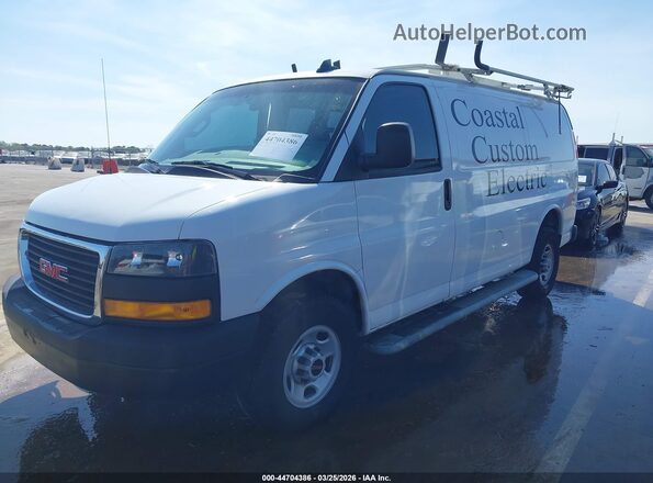 1GTW7AF77M1271881 2021 GMC SAVANA CARGO White Front left