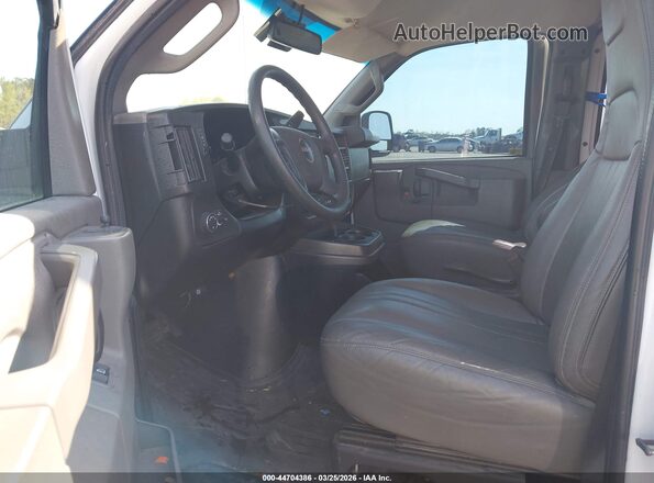 1GTW7AF77M1271881 2021 GMC SAVANA CARGO White Front interior view