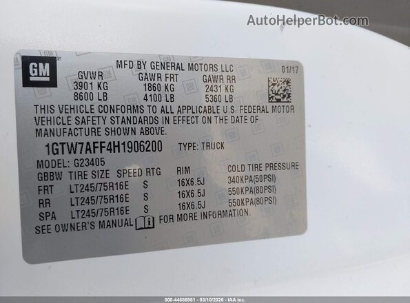 1GTW7AFF4H1906200 2017 GMC SAVANA 2500 Белый Вид подкапотного пространства