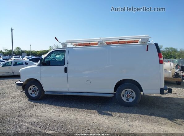 1GTW7AFFXG1904059 2016 GMC SAVANA 2500 Белый 