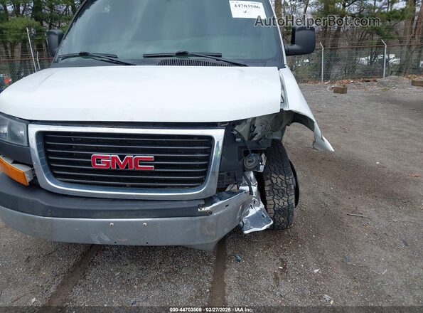 1GTW7AFG0J1906712 2018 GMC SAVANA 2500 White Widok z przodu