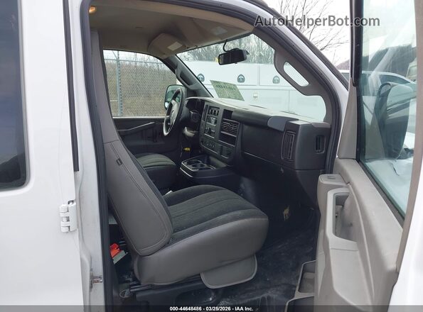 1GTW7AFG2L1168236 2020 GMC SAVANA CARGO White Widok wnętrza z przodu