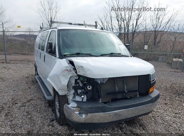 1GTW7AFG2L1168236 2020 GMC SAVANA CARGO White Widok z przodu