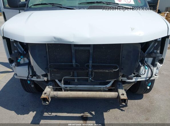 1GTW7AFG7K1269867 2019 GMC SAVANA 2500 White Widok z przodu