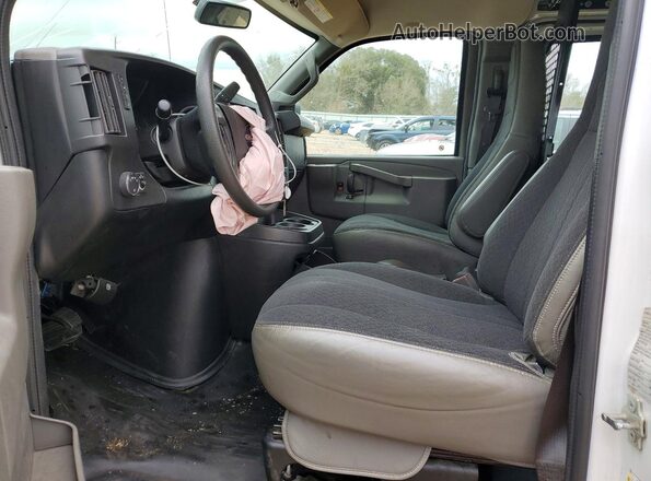 1GTW7AFGXK1282435 2019 GMC SAVANA White 