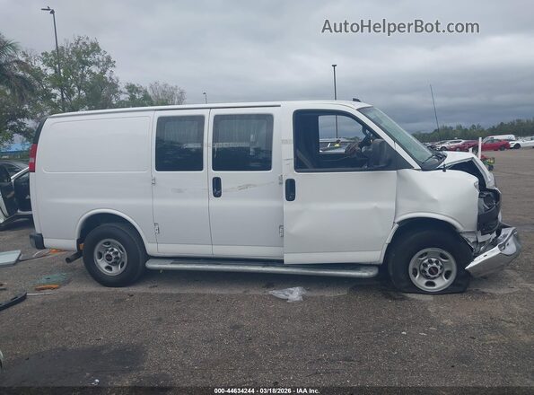 1GTW7AFP3R1249416 2024 GMC SAVANA CARGO White უკანა სალონის ხედი