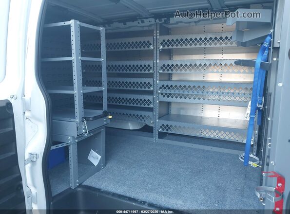 1GTW7AFP5S1140820 2025 GMC SAVANA CARGO White Vista de la etiqueta del VIN