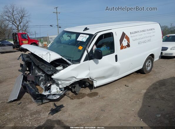 1GTW7AFP7S1102635 2025 GMC SAVANA CARGO White Vista tres cuartos delantera izquierda