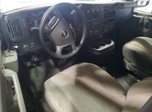 1GTW7AFPXP1225370 2023 GMC SAVANA White Widok deski rozdzielczej