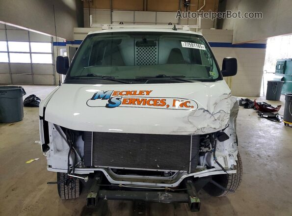 1GTW7AFPXP1225370 2023 GMC SAVANA White Widok z przodu