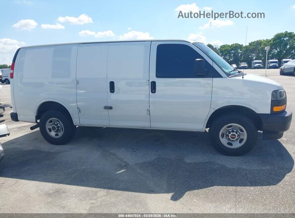 1GTZ7GFP9P1152833 2023 GMC SAVANA CARGO White Widok wnętrza z tyłu
