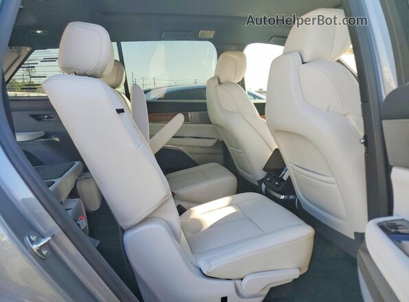 1GYC3KML1TZ703752 2026 CADILLAC VISTIQ Silver Вид задньої частини салону