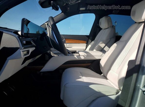 1GYC3KML1TZ703752 2026 CADILLAC VISTIQ Silver Вид салону спереду