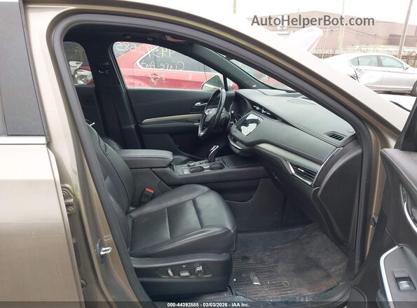 1GYFZDR41LF046008 2020 CADILLAC XT4 Gold Սալոնի դիմացի տեսք