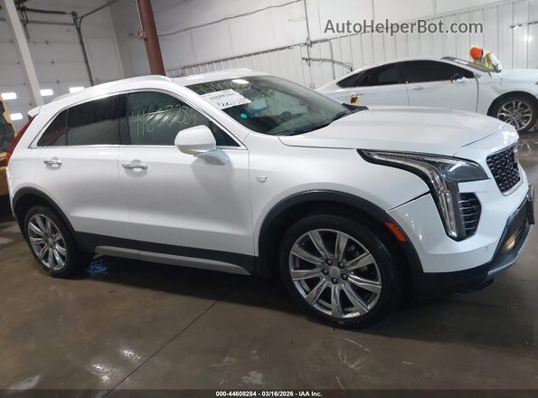 1GYFZDR45KF224260 2019 CADILLAC XT4 White Widok wnętrza z tyłu