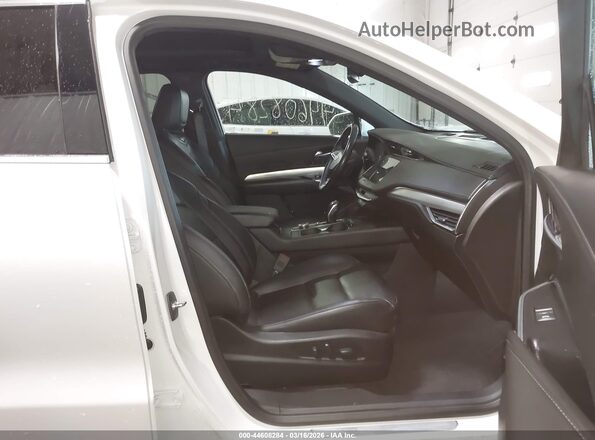 1GYFZDR45KF224260 2019 CADILLAC XT4 White Widok wnętrza z przodu