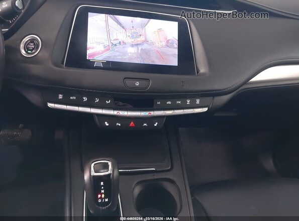 1GYFZDR45KF224260 2019 CADILLAC XT4 White 