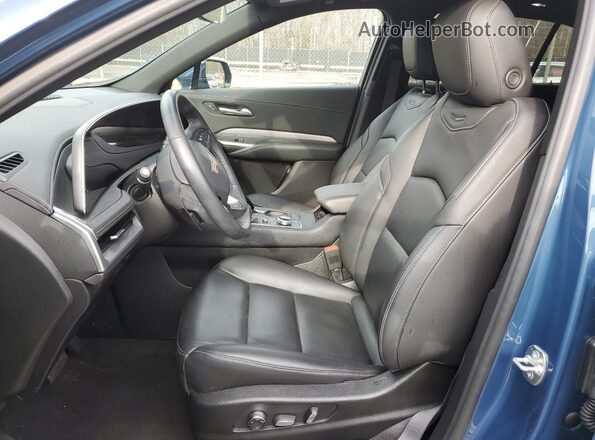 1GYFZDR4XRF166107 2024 CADILLAC XT4 Blue Widok wnętrza z przodu