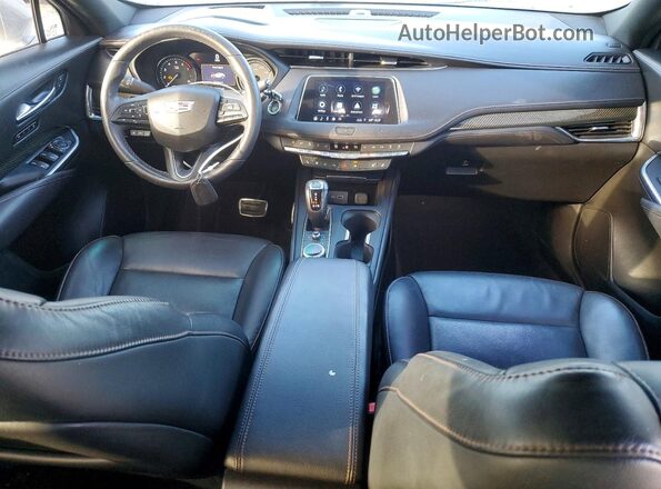 1GYFZER42KF229096 2019 CADILLAC XT4 Серебряный 