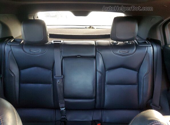 1GYFZER42KF229096 2019 CADILLAC XT4 Серебряный 