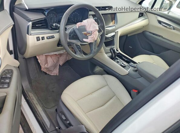 1GYKNDRSXMZ169055 2021 CADILLAC XT5 White Вид панелі приладів
