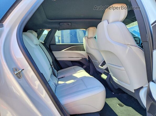 1GYKPURL3SZ314436 2025 CADILLAC OTHER White Widok tylnych siedzeń