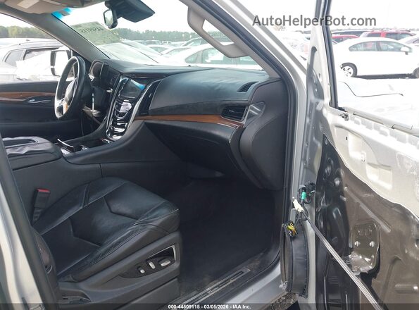 1GYS3CKJ7GR152011 2016 CADILLAC ESCALADE Silver Widok wnętrza z przodu