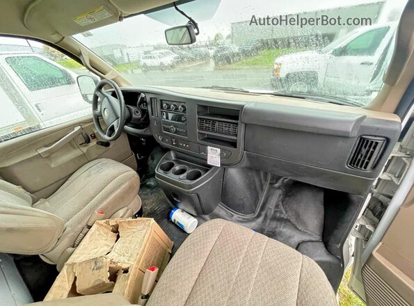 1HA0GRFG0JN000696 2018 CHEVROLET EXPRESS White 