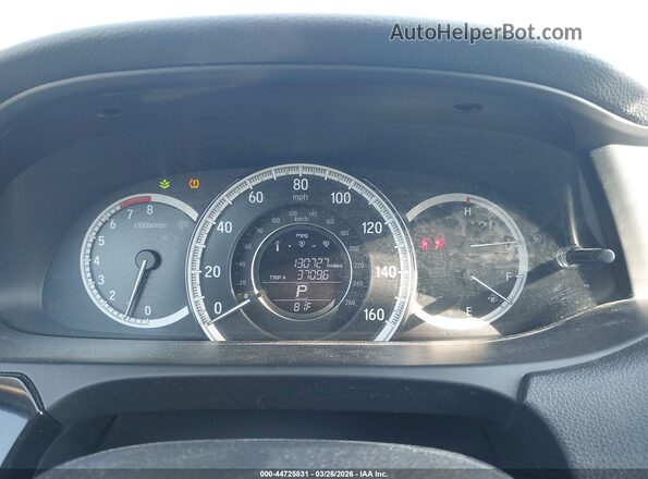 1HGCR2F30HA017663 2017 HONDA ACCORD Red Widok tylnych siedzeń