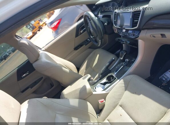 1HGCR2F88GA170818 2016 HONDA ACCORD White Вид салону спереду