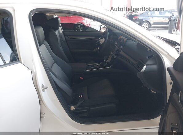 1HGCV1F10KA017562 2019 HONDA ACCORD White Widok wnętrza z przodu