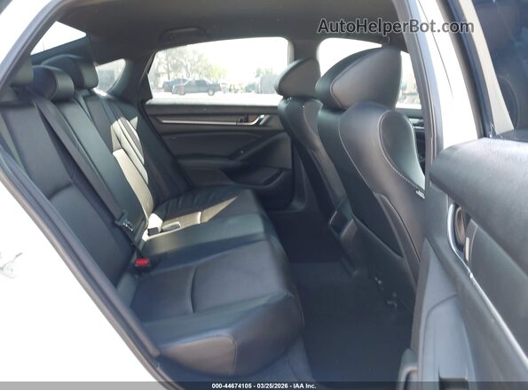 1HGCV1F30JA235615 2018 HONDA ACCORD White Widok naklejki z numerem VIN