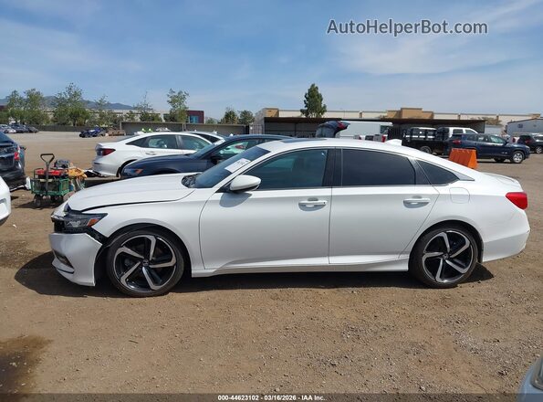 1HGCV2F32JA036250 2018 HONDA ACCORD White 360 interior view