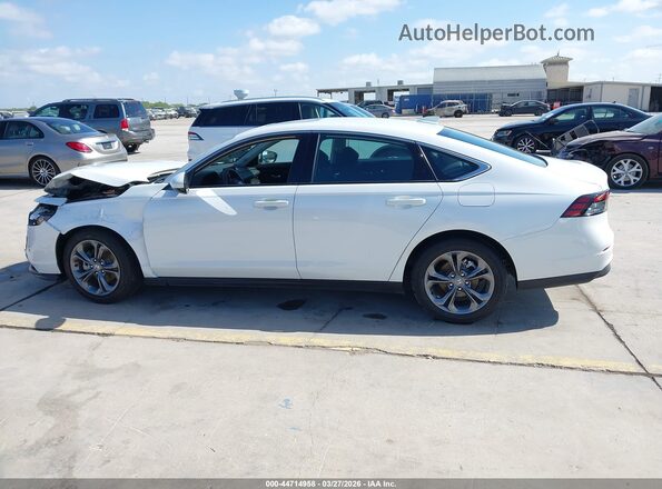 1HGCY1F34RA086810 2024 HONDA ACCORD White Вид задньої частини салону