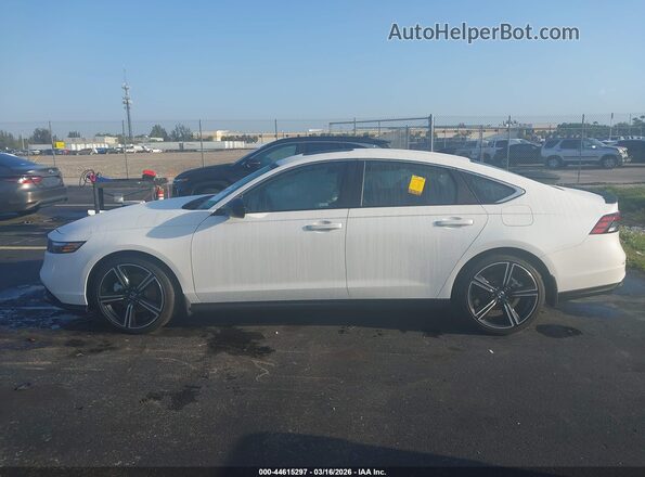 1HGCY2F56SA067804 2025 HONDA ACCORD HYBRID White 360 interior view