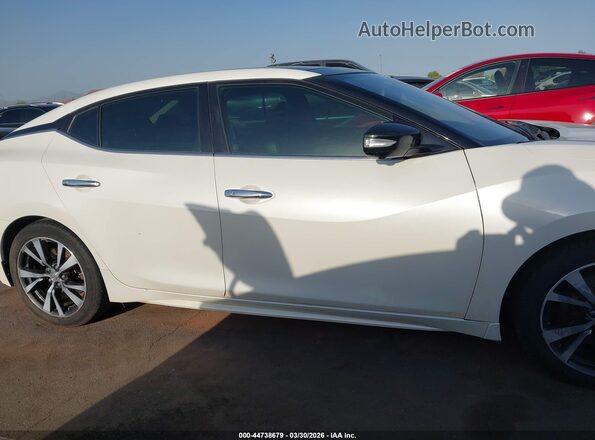 1N4AA6AP1GC410675 2016 NISSAN MAXIMA White Rear interior view