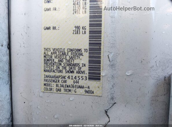 1N4AA6AP5HC414553 2017 NISSAN MAXIMA White Widok komory silnika