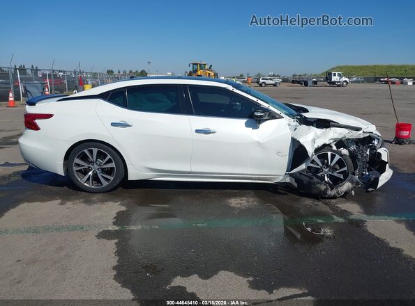 1N4AA6AP5HC414553 2017 NISSAN MAXIMA White Widok wnętrza z tyłu