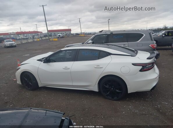 1N4AA6EV3PC503562 2023 NISSAN MAXIMA SR White Widok wnętrza 360 stopni